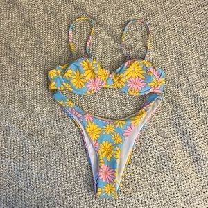 Floral cheeky bikini